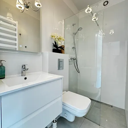 Apartament Lazur شقة *